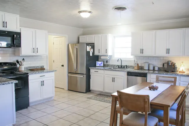Photo 8 — 3306 61st Street, Lubbock, TX 79413