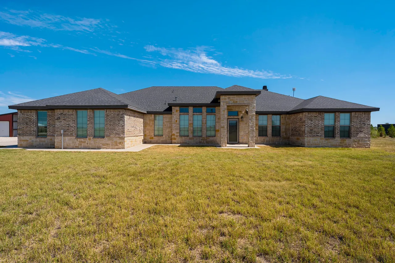 Photo 3 — 8910 N F M 1729, Idalou, TX 79329