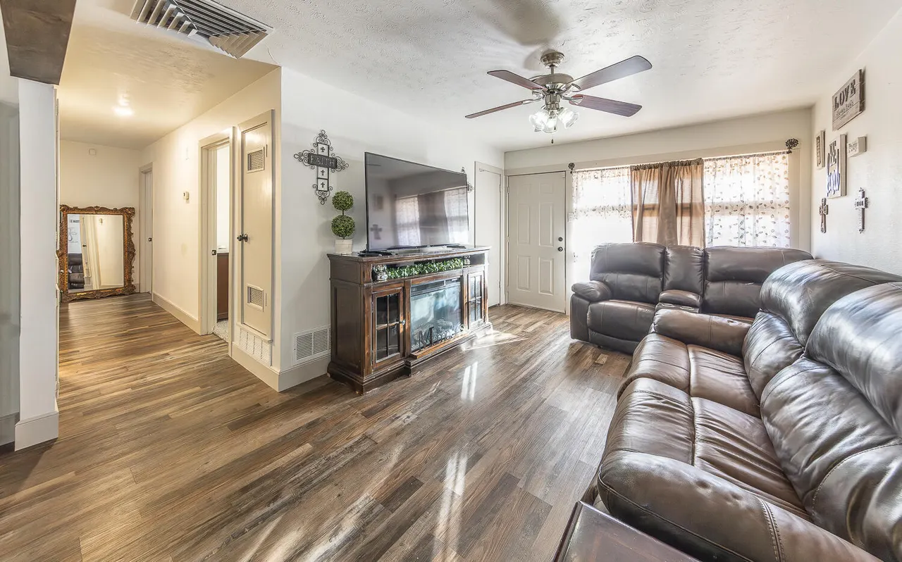 Photo 2 — 1710 43rd Street, Lubbock, TX 79412