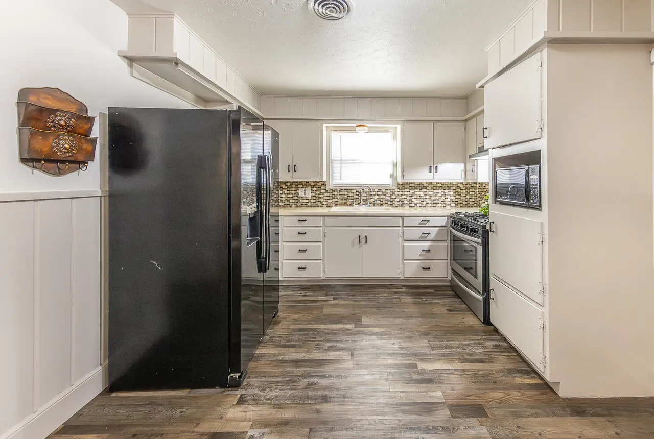 Photo 3 — 1710 43rd Street, Lubbock, TX 79412