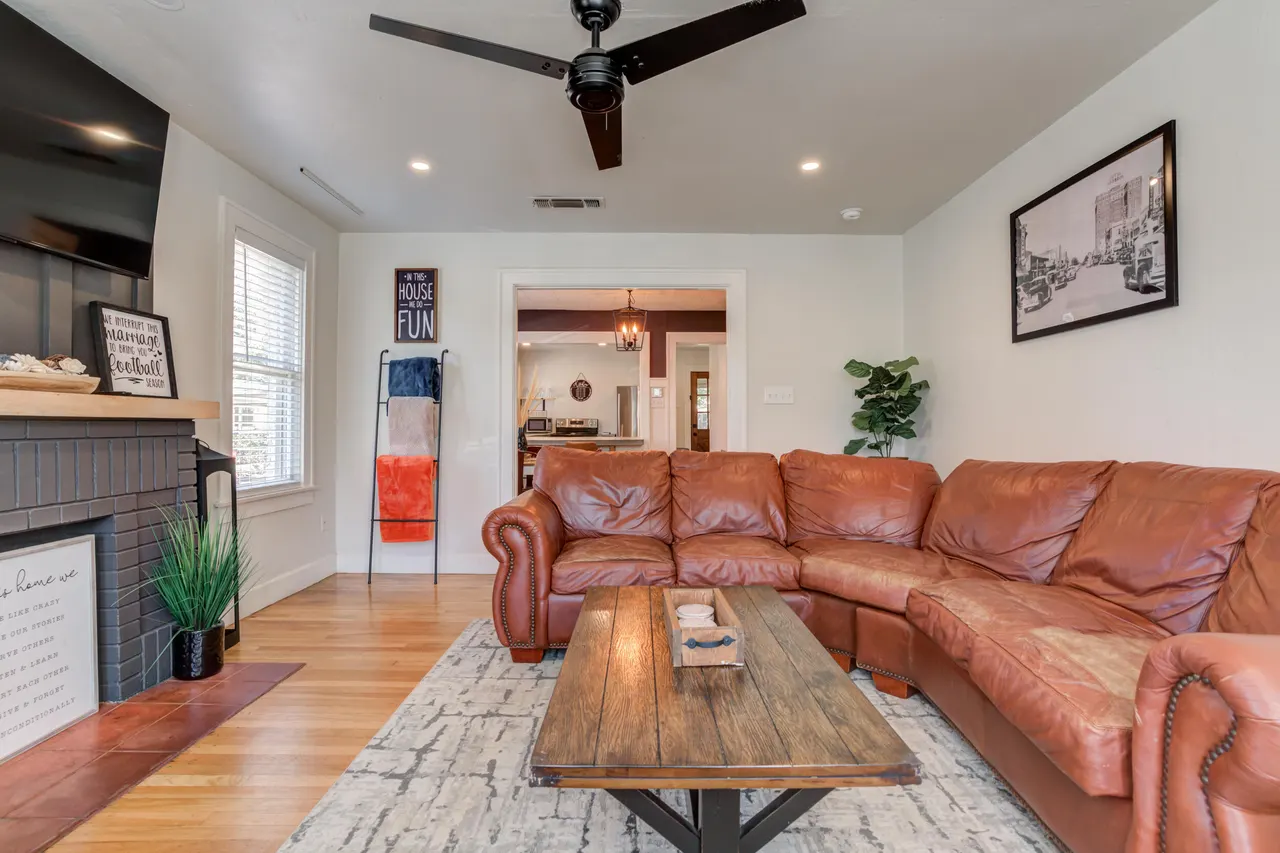 Photo 5 — 2116 25th Street, Lubbock, TX 79411