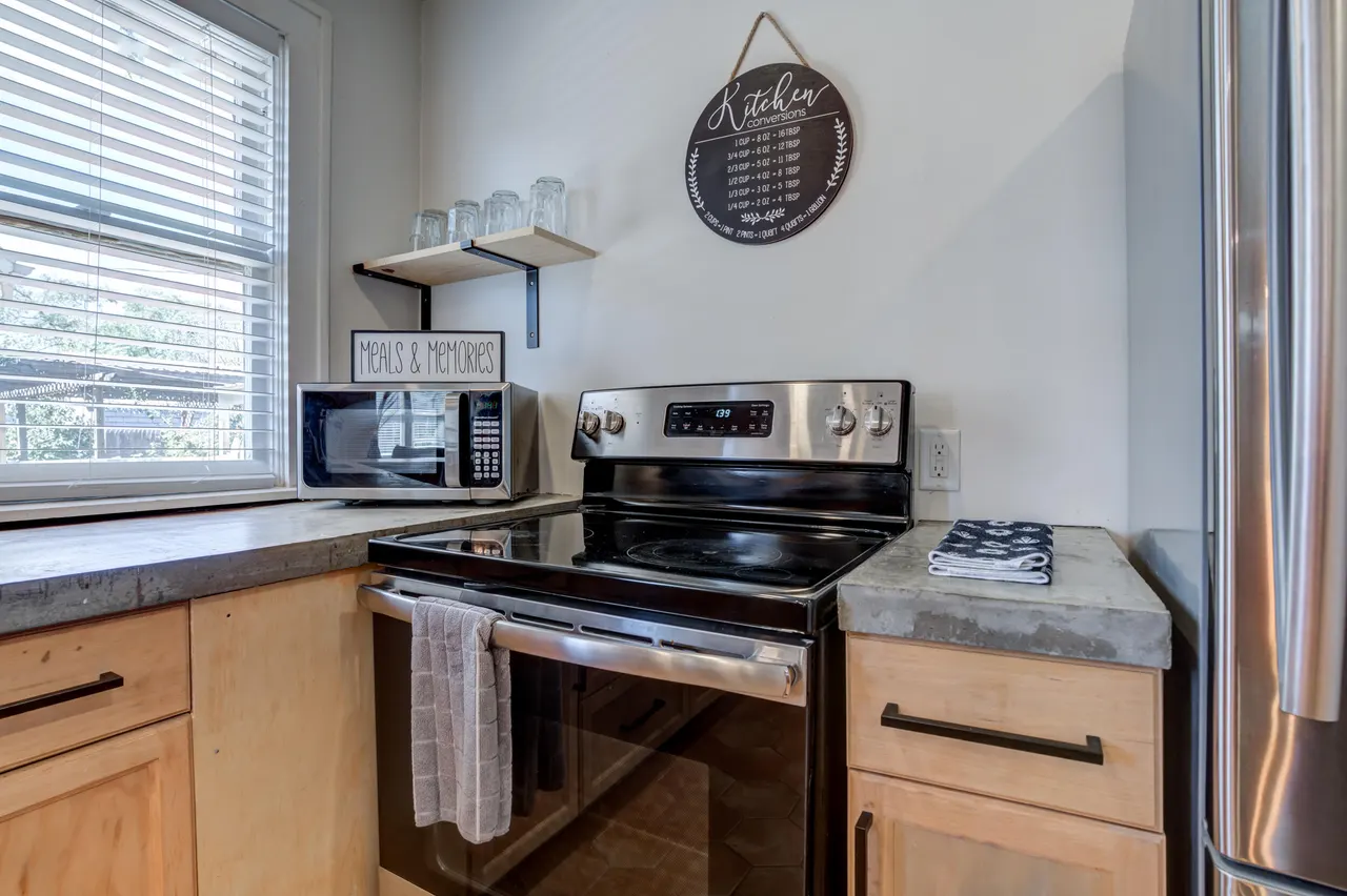Photo 19 — 2116 25th Street, Lubbock, TX 79411