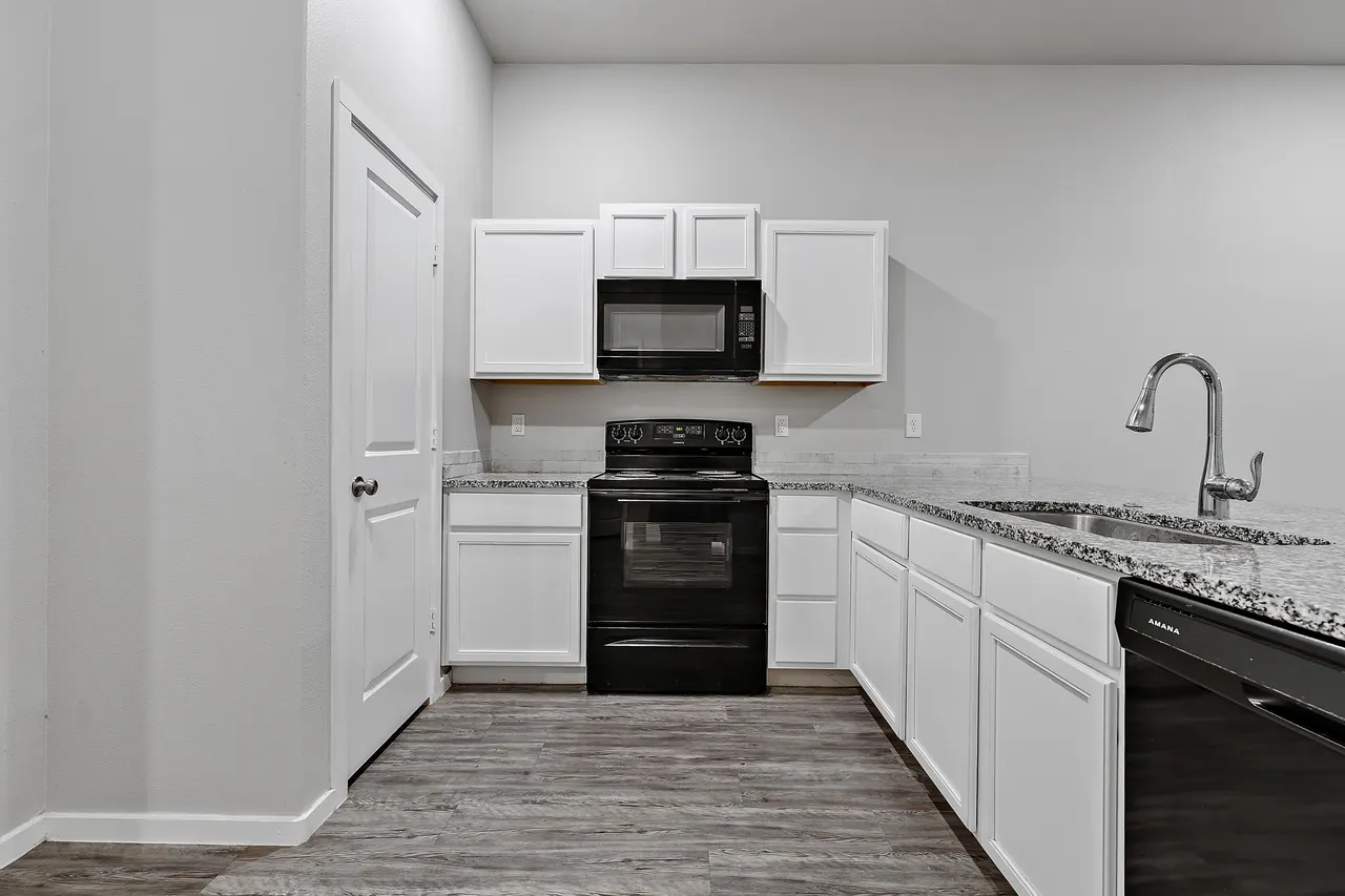 Photo 5 — 2120 N Avenue J # 1-2, Lubbock, TX 79403