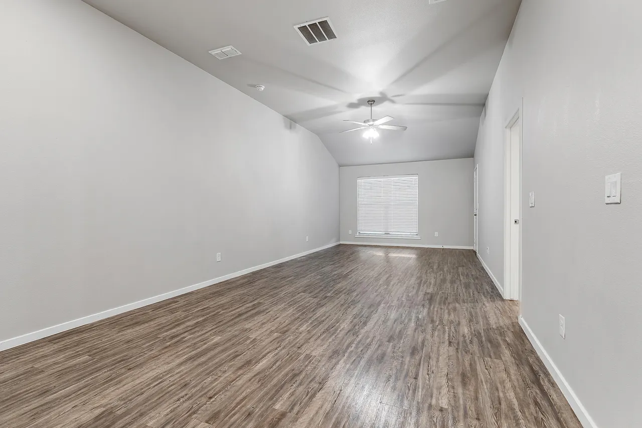 Photo 7 — 2120 N Avenue J # 1-2, Lubbock, TX 79403