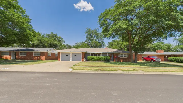 Photo 5 — 2118 55th Street, Lubbock, TX 79412