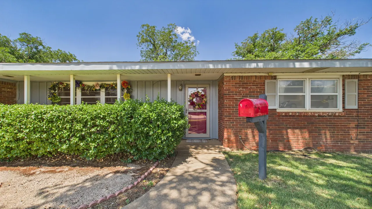 Photo 6 — 2118 55th Street, Lubbock, TX 79412