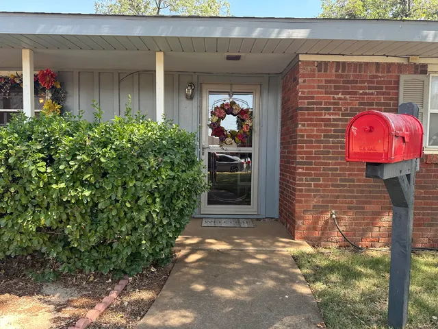 Photo 7 — 2118 55th Street, Lubbock, TX 79412