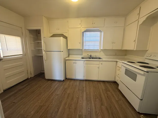 Photo 5 — 2008 36th Street, Lubbock, TX 79412