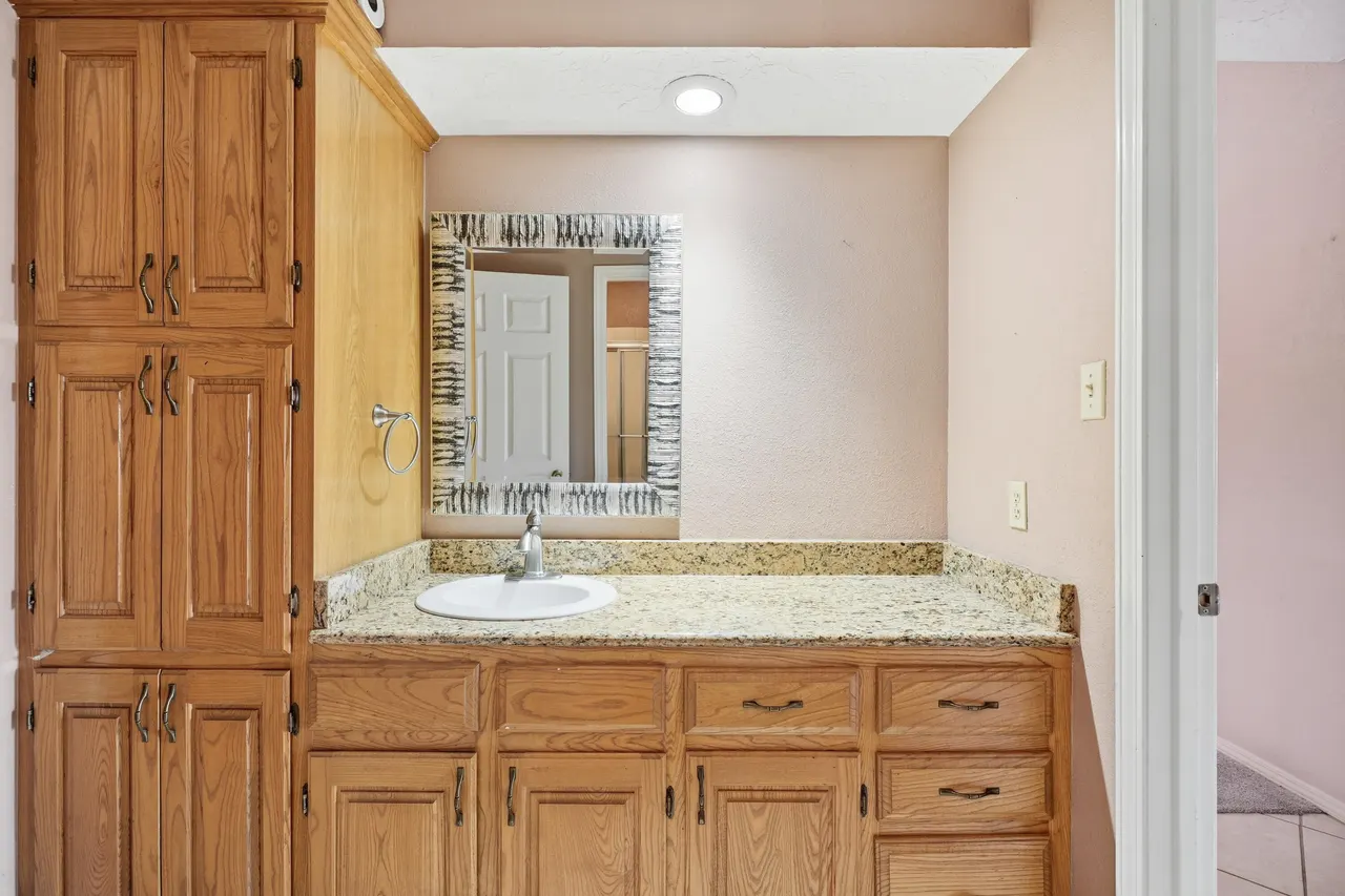 Photo 19 — 1102 Poplar Street, Levelland, TX 79336