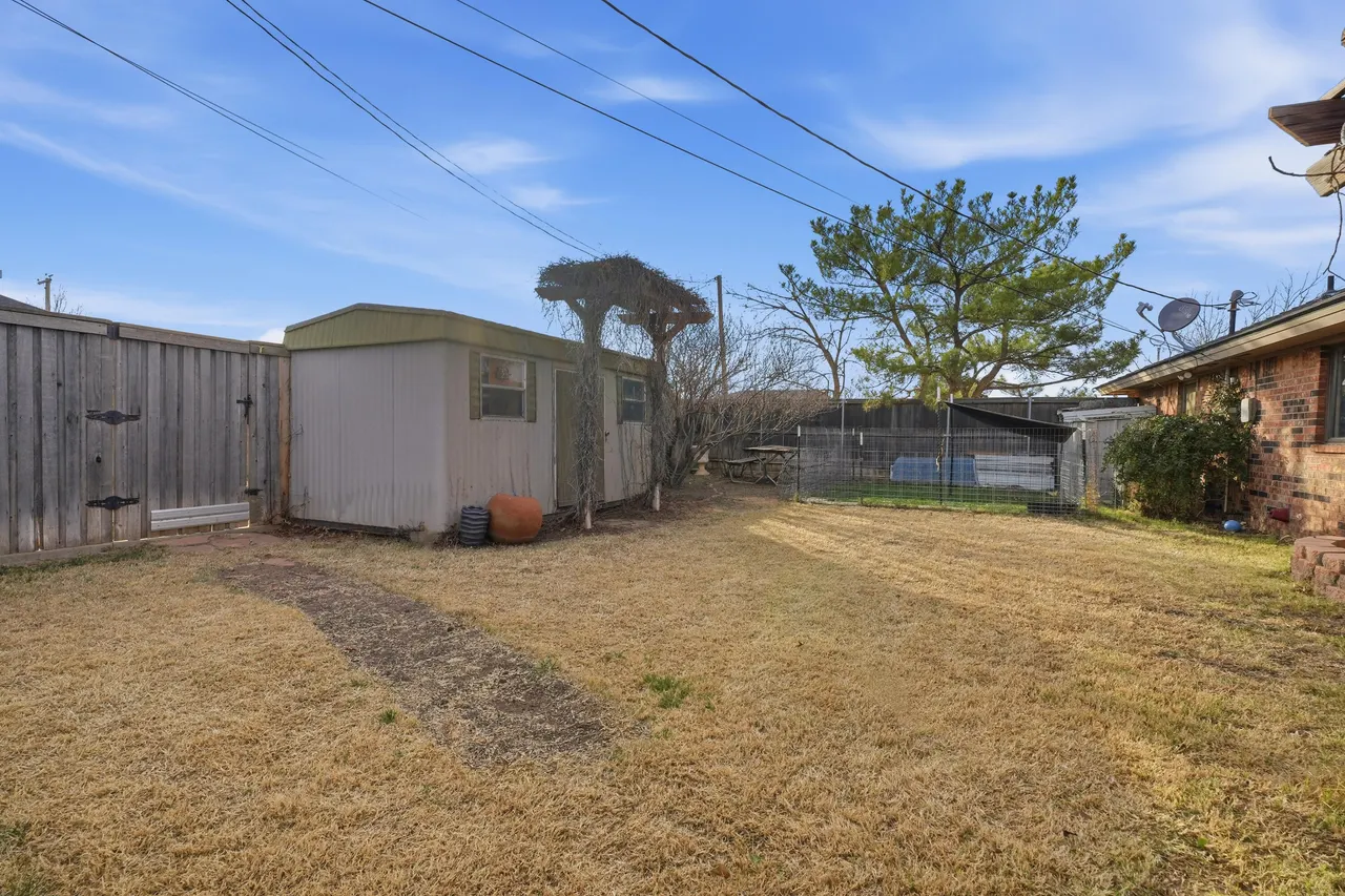 Photo 24 — 1102 Poplar Street, Levelland, TX 79336