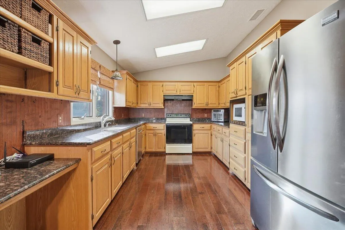 Photo 10 — 1102 Poplar Street, Levelland, TX 79336