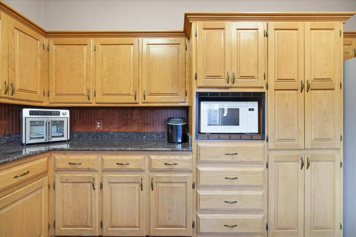Photo 11 — 1102 Poplar Street, Levelland, TX 79336