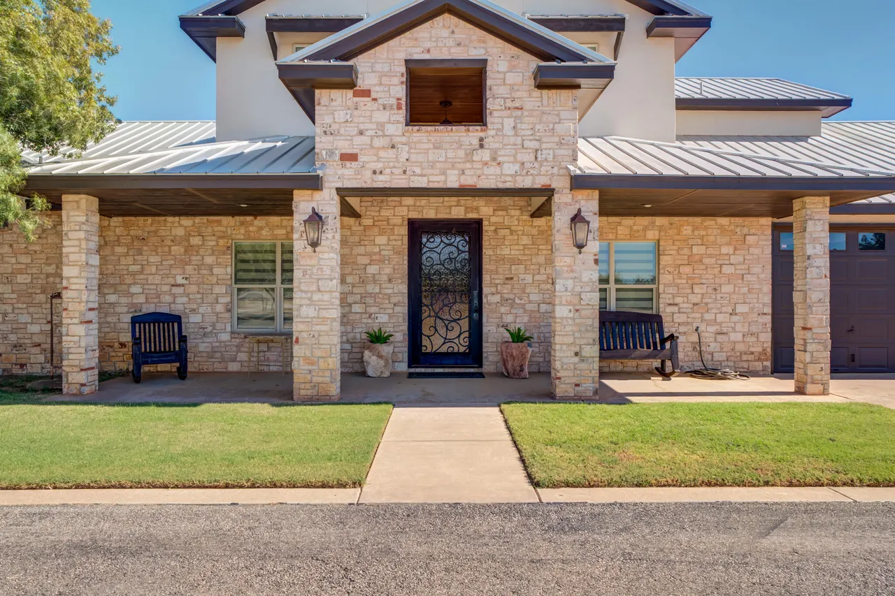 Front exterior — 90 Sierra Vista Drive, Justiceburg, TX 79330