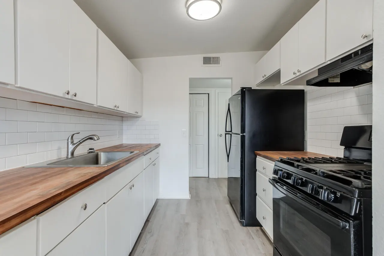 Photo 8 — 2803 66th Street, Lubbock, TX 79413