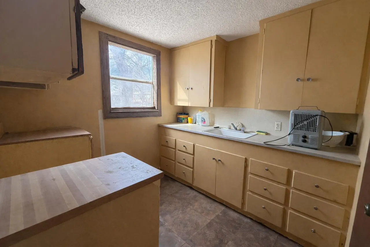 Photo 13 — 501 W 1st Street, Hale Center, TX 79041