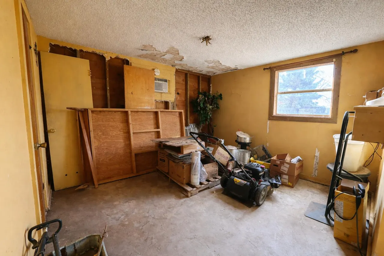 Photo 12 — 501 W 1st Street, Hale Center, TX 79041