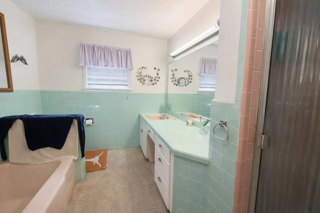 Photo 7 — 501 W 1st Street, Hale Center, TX 79041