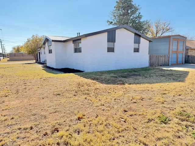 Photo 2 — 509 N Ballard Street, Brownfield, TX 79316