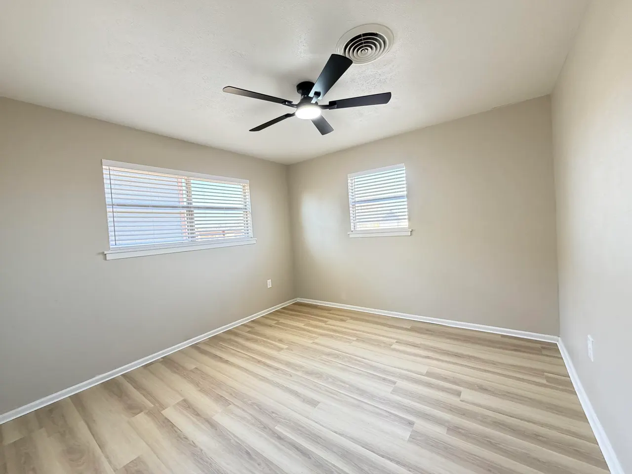 Photo 13 — 509 N Ballard Street, Brownfield, TX 79316