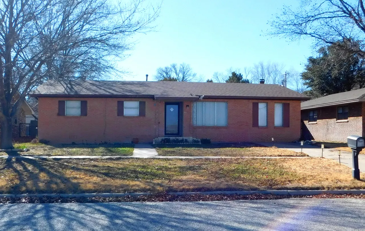 Front exterior — 1803 W Avenue G, Muleshoe, TX 79347