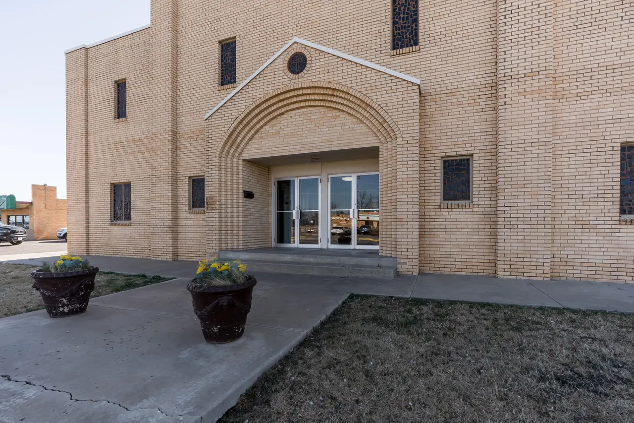 Photo 2 — 1809 34th Street, Lubbock, TX 79411