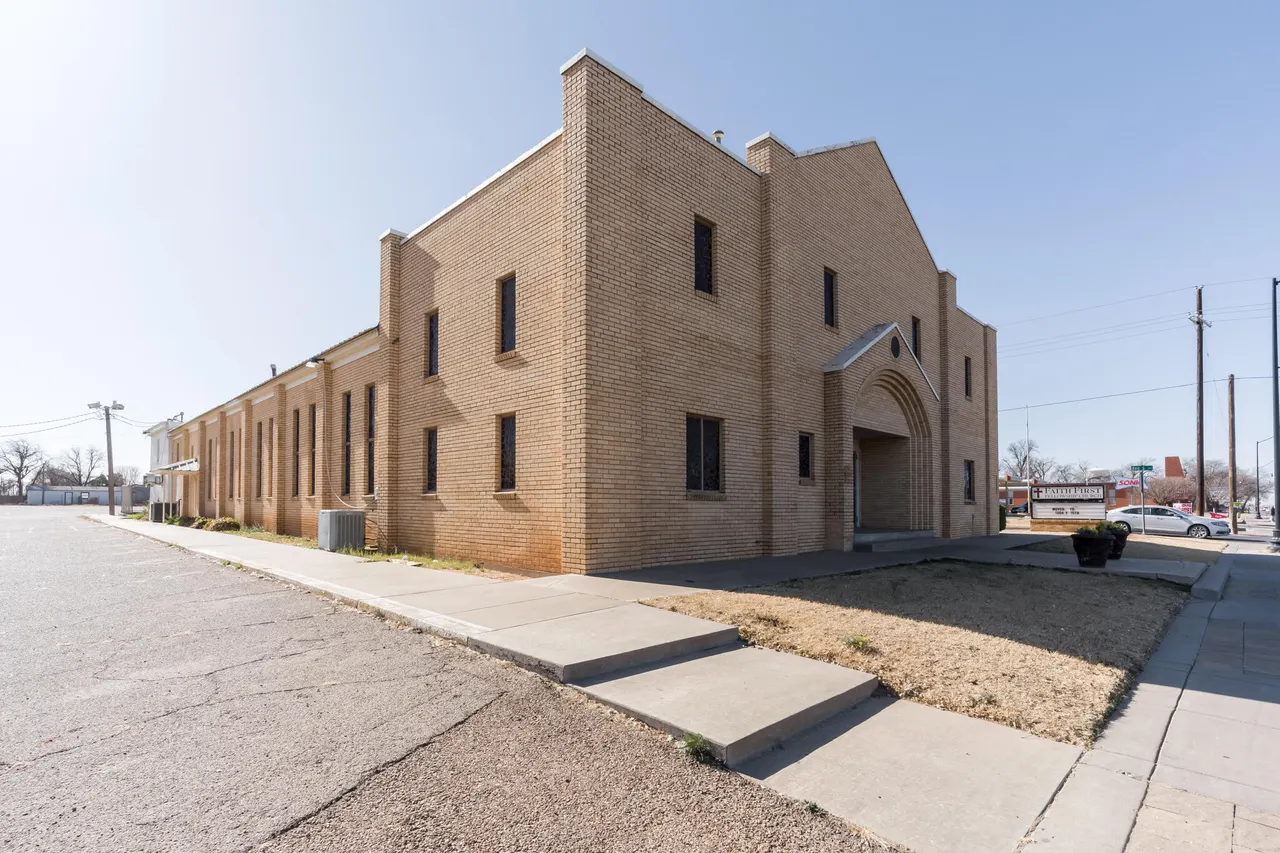Photo 4 — 1809 34th Street, Lubbock, TX 79411