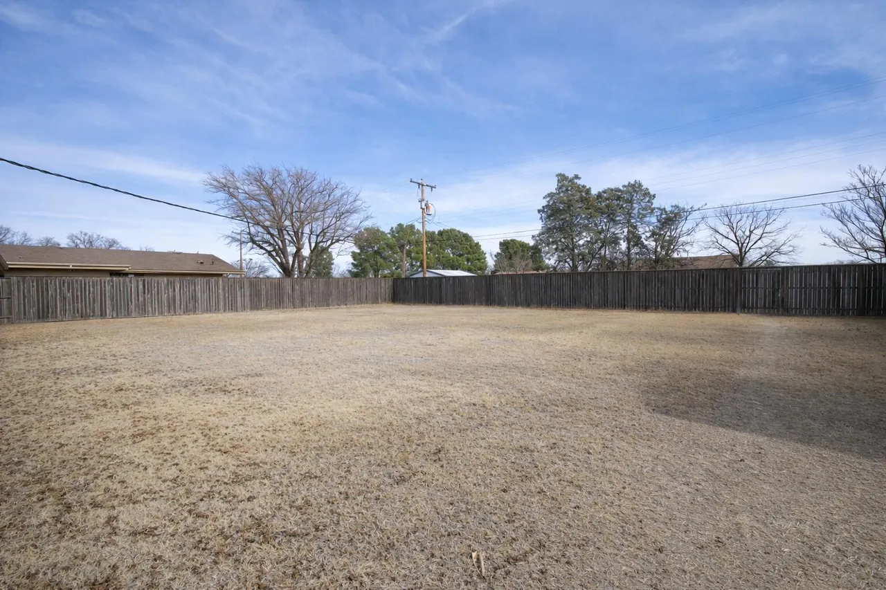 Photo 21 — 730 S 17th Street, Slaton, TX 79364