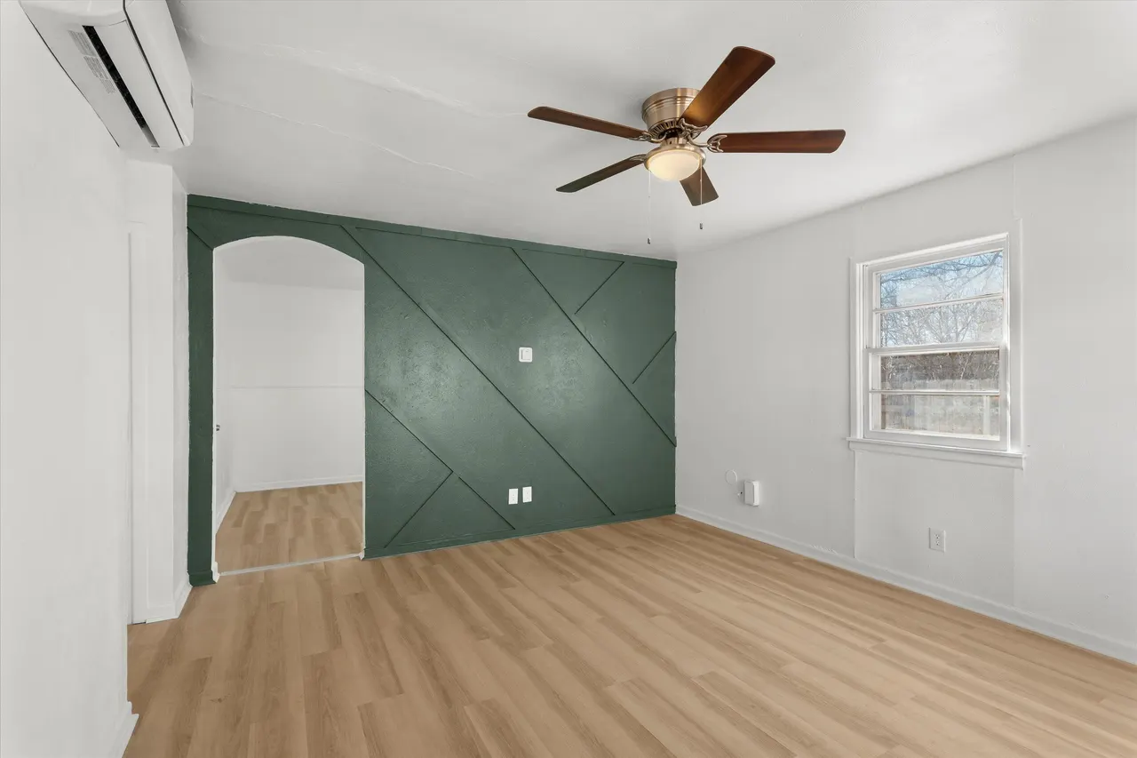 Photo 3 — 206 W 4th Street, Idalou, TX 79329