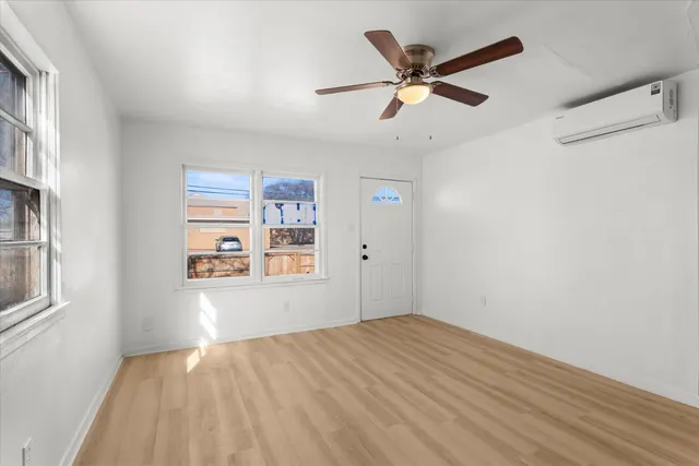 Photo 5 — 206 W 4th Street, Idalou, TX 79329