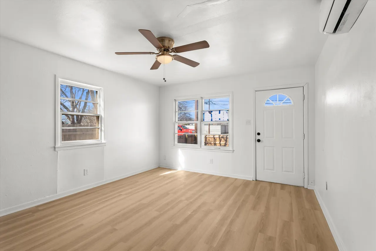 Photo 6 — 206 W 4th Street, Idalou, TX 79329