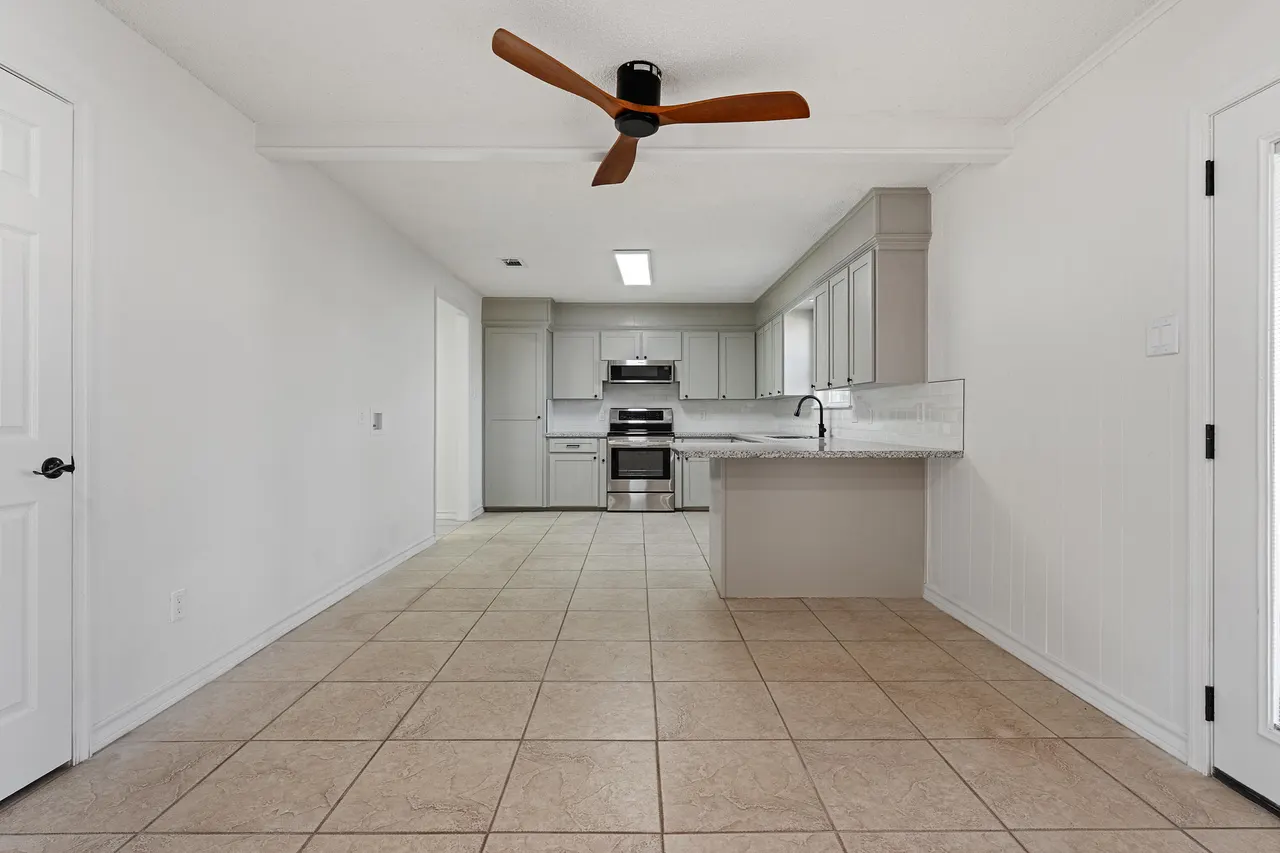 Photo 8 — 1117 15th Street, Shallowater, TX 79363
