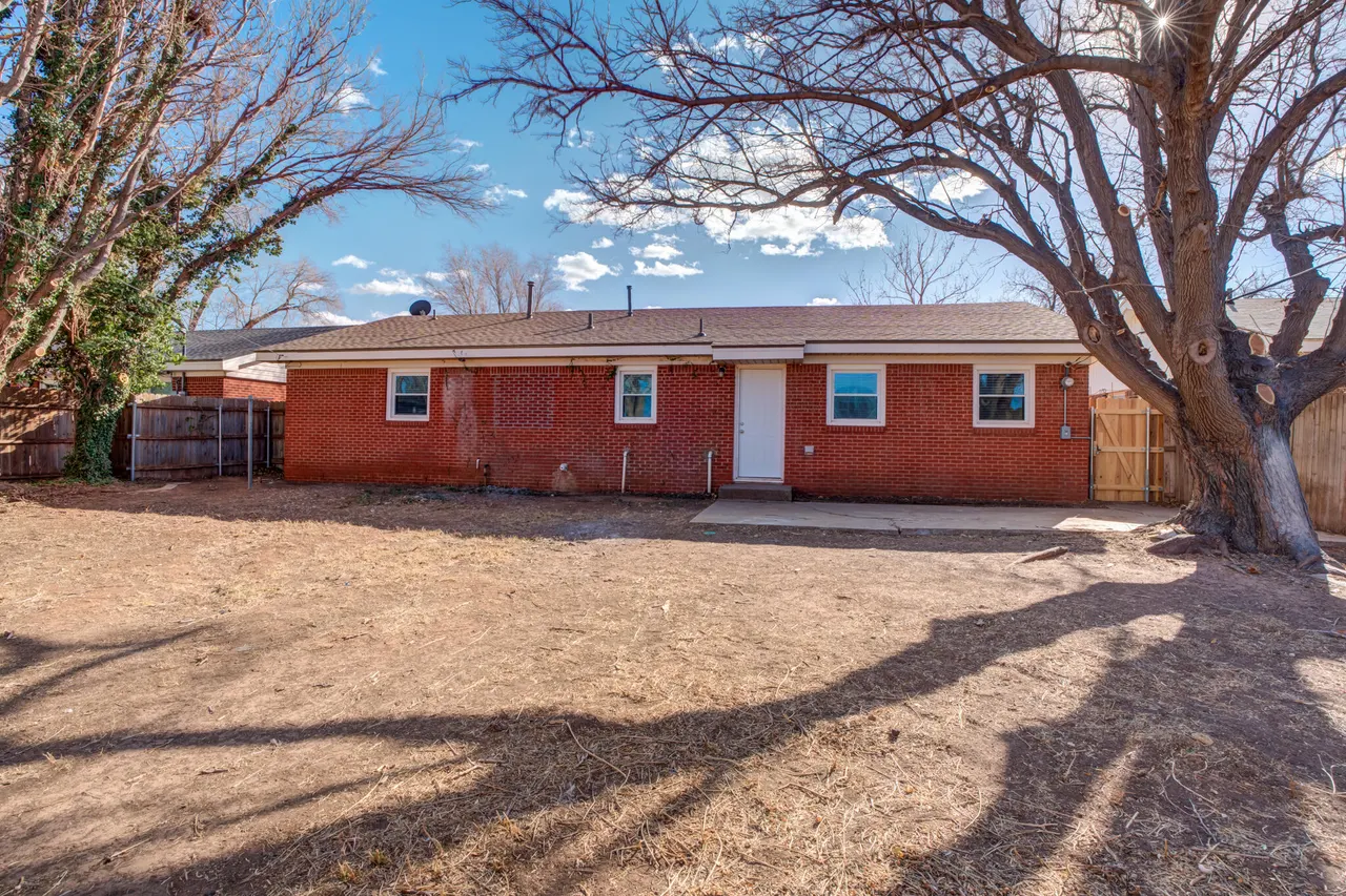 Photo 11 — 2806 60th Street, Lubbock, TX 79413