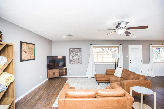 Photo 6 — 6018 Norfolk Avenue, Lubbock, TX 79413