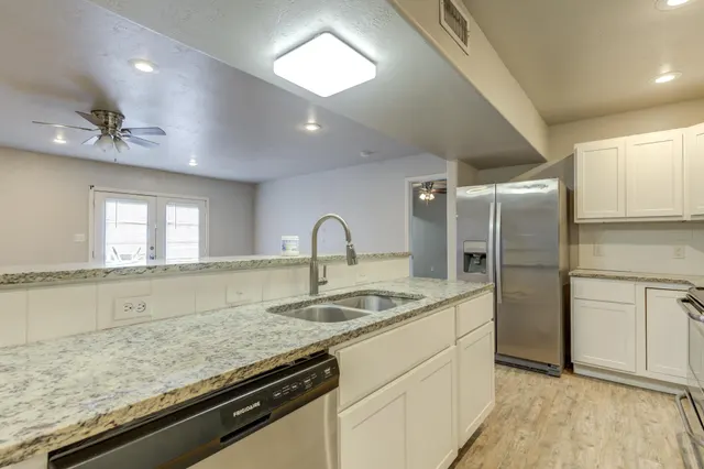 Photo 5 — 4320 52nd Street, Lubbock, TX 79413
