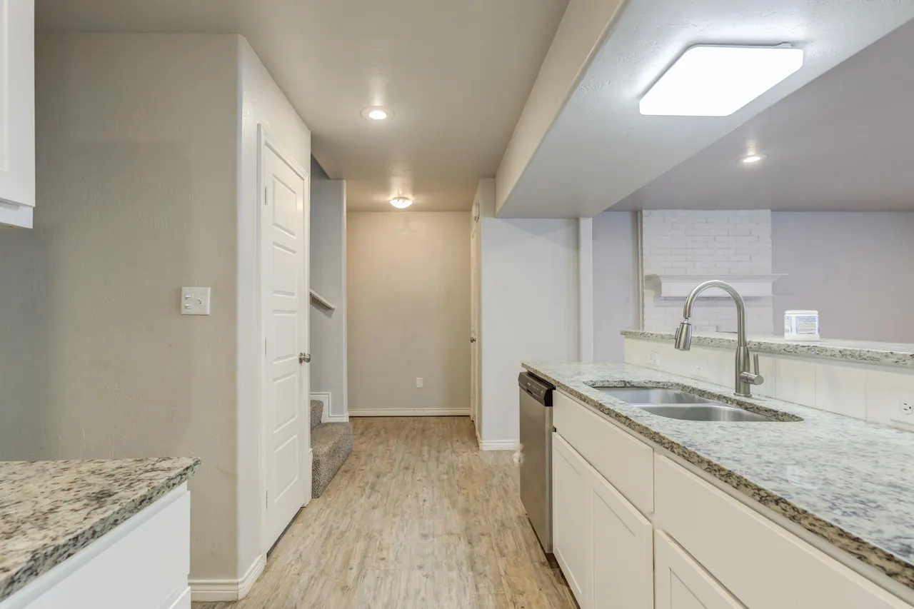 Photo 7 — 4320 52nd Street, Lubbock, TX 79413