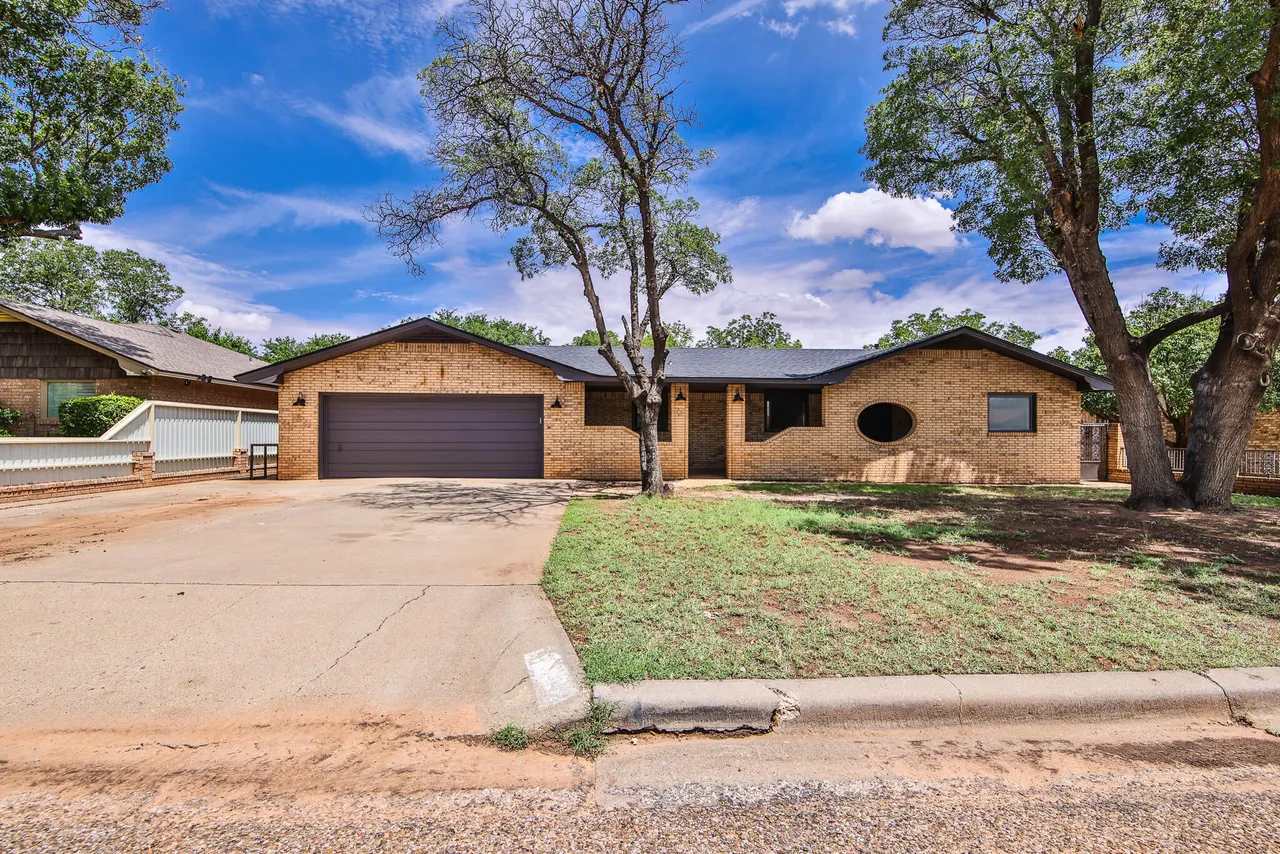 Front exterior — 2102 S 4th Street, Lamesa, TX 79331