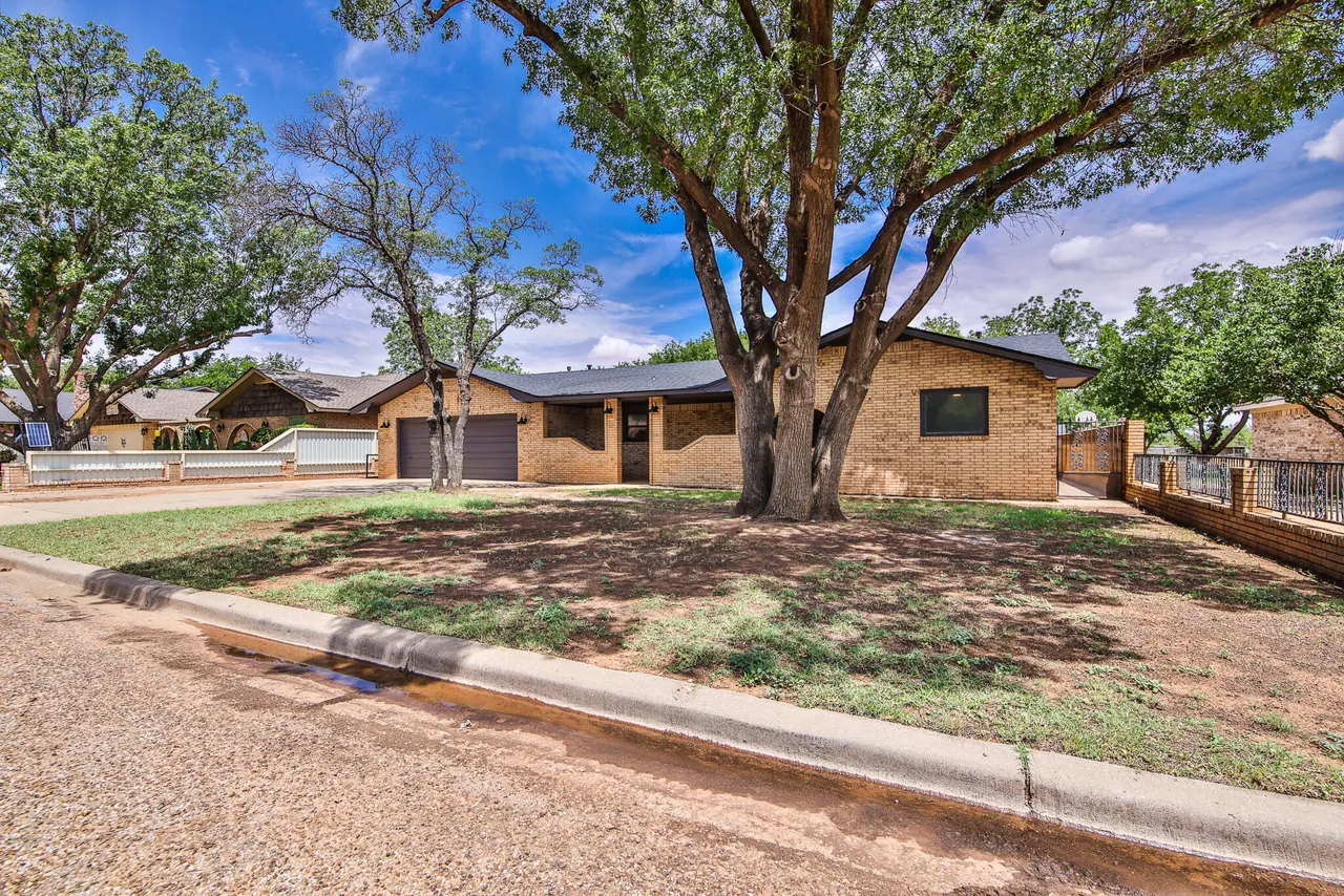 Photo 2 — 2102 S 4th Street, Lamesa, TX 79331