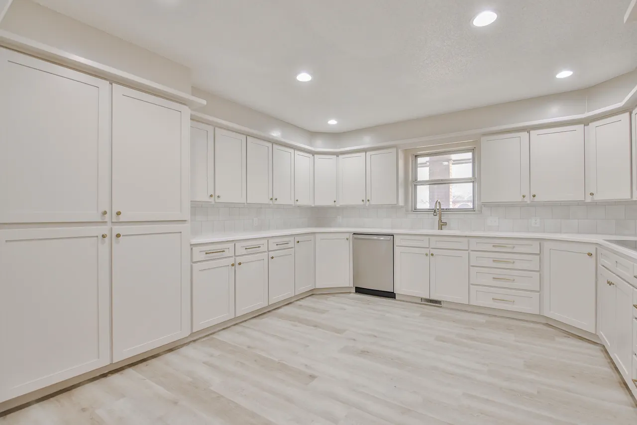 Photo 11 — 2102 S 4th Street, Lamesa, TX 79331