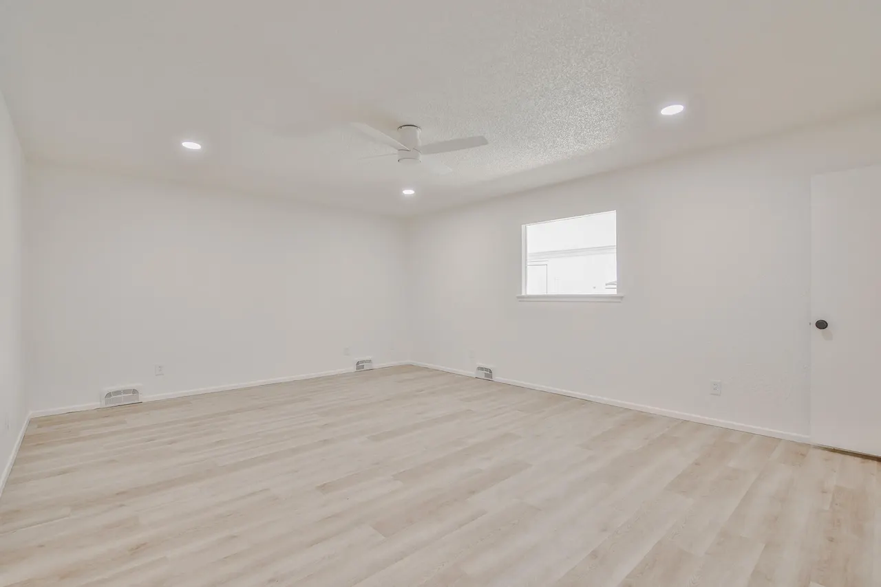 Photo 18 — 2102 S 4th Street, Lamesa, TX 79331