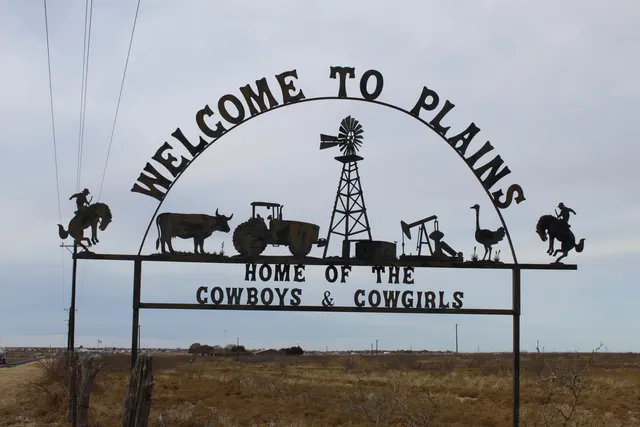 Front exterior — TX-214, Plains, TX 79355