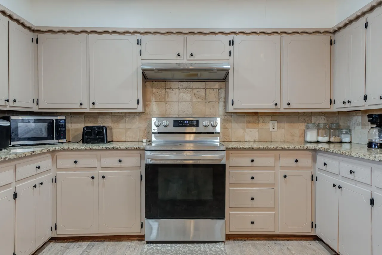 Photo 12 — 2141 71st Street, Lubbock, TX 79412