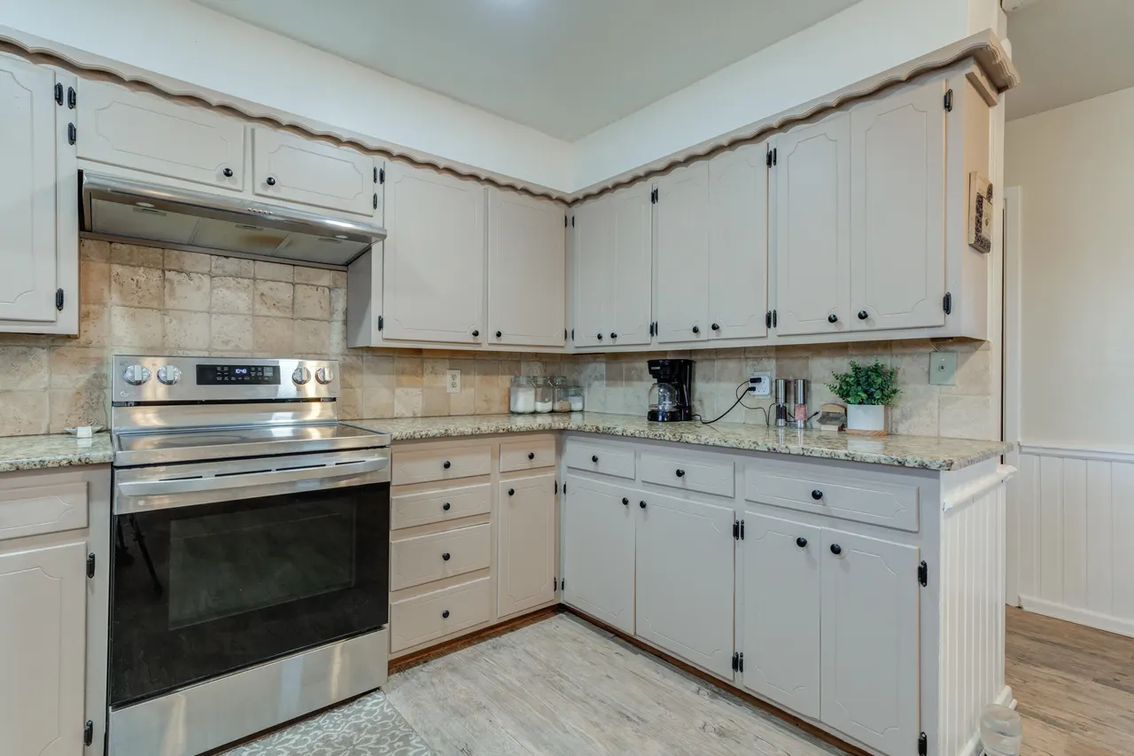 Photo 14 — 2141 71st Street, Lubbock, TX 79412