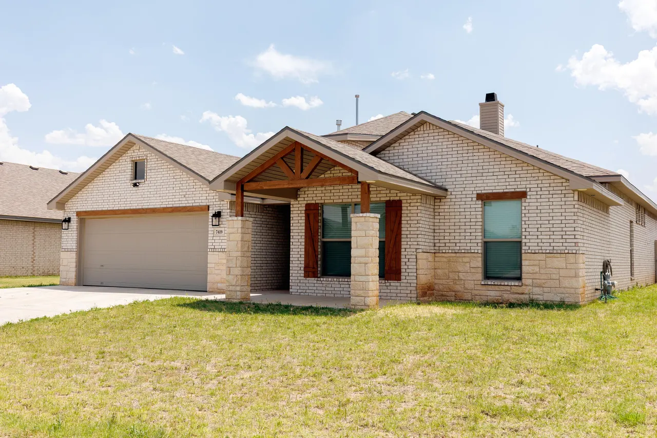 Photo 2 — 7419 29th Street, Lubbock, TX 79407