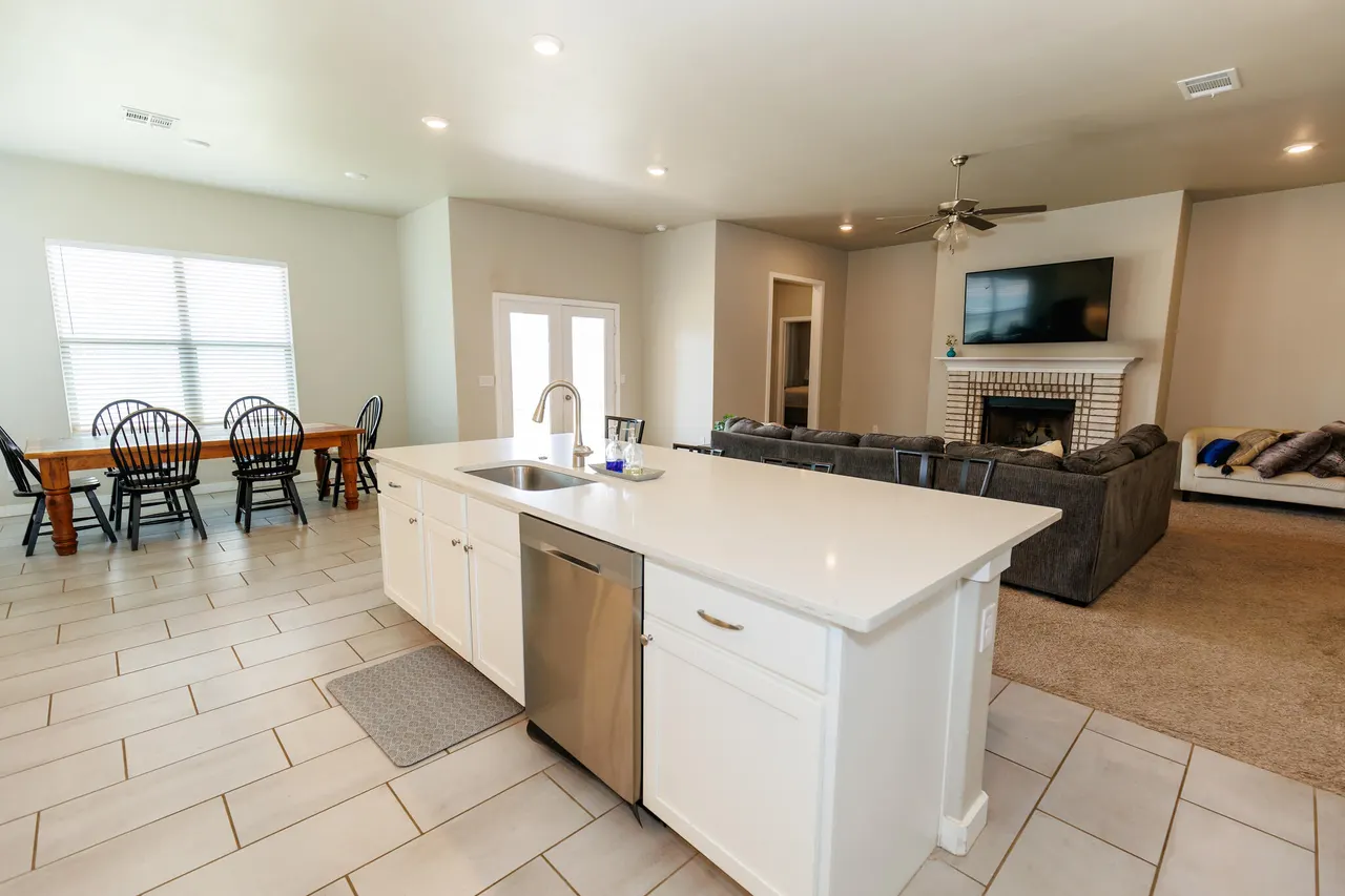 Photo 5 — 7419 29th Street, Lubbock, TX 79407