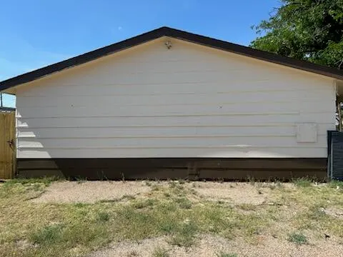 Photo 3 — 1102 42nd Street, Lubbock, TX 79412
