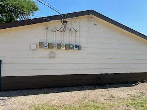 Photo 4 — 1102 42nd Street, Lubbock, TX 79412