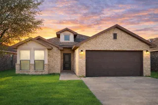 Sold home at 3014 Valencia Avenue