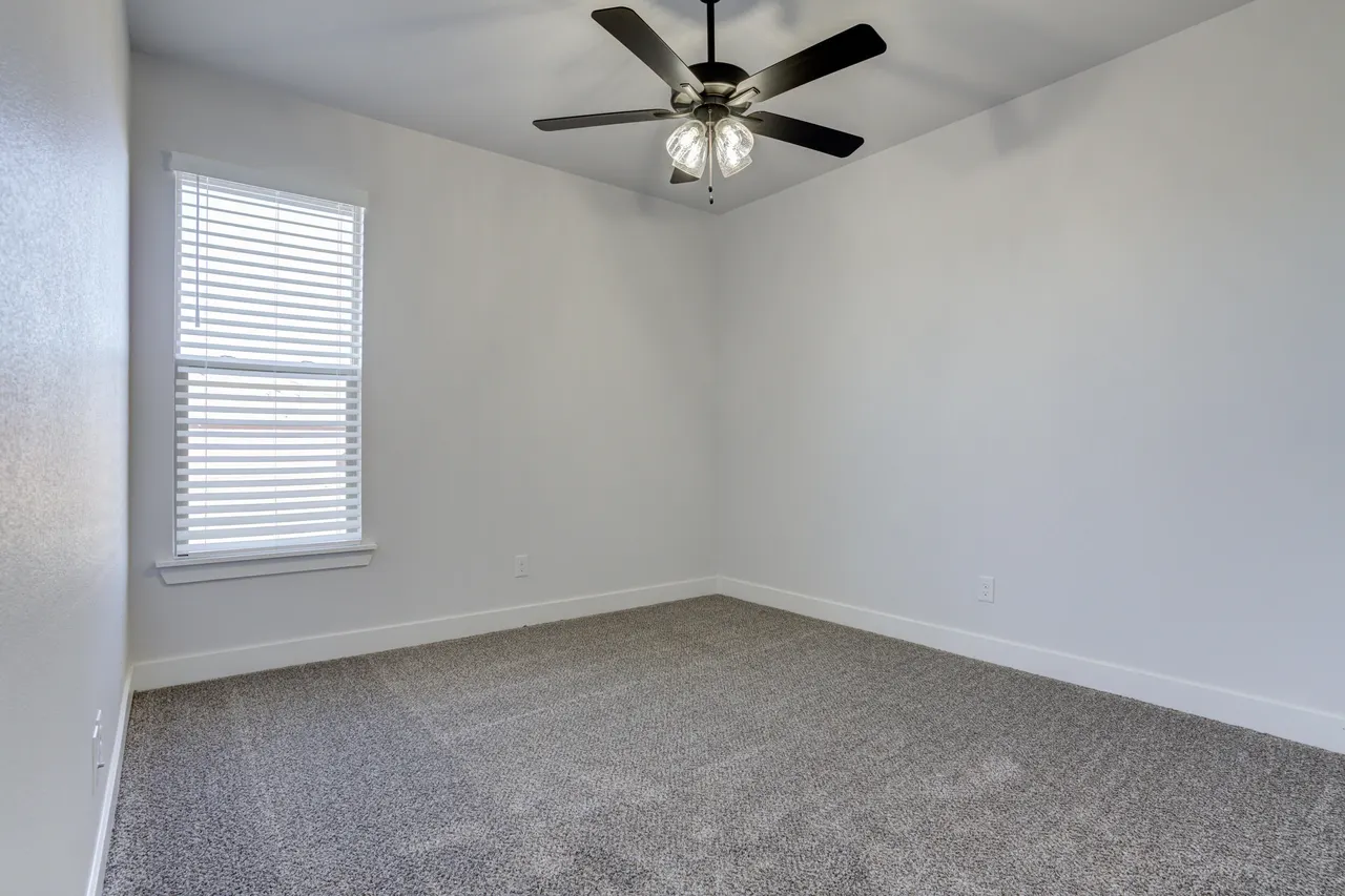 Photo 11 — 5901 Viola Avenue, Lubbock, TX 79407