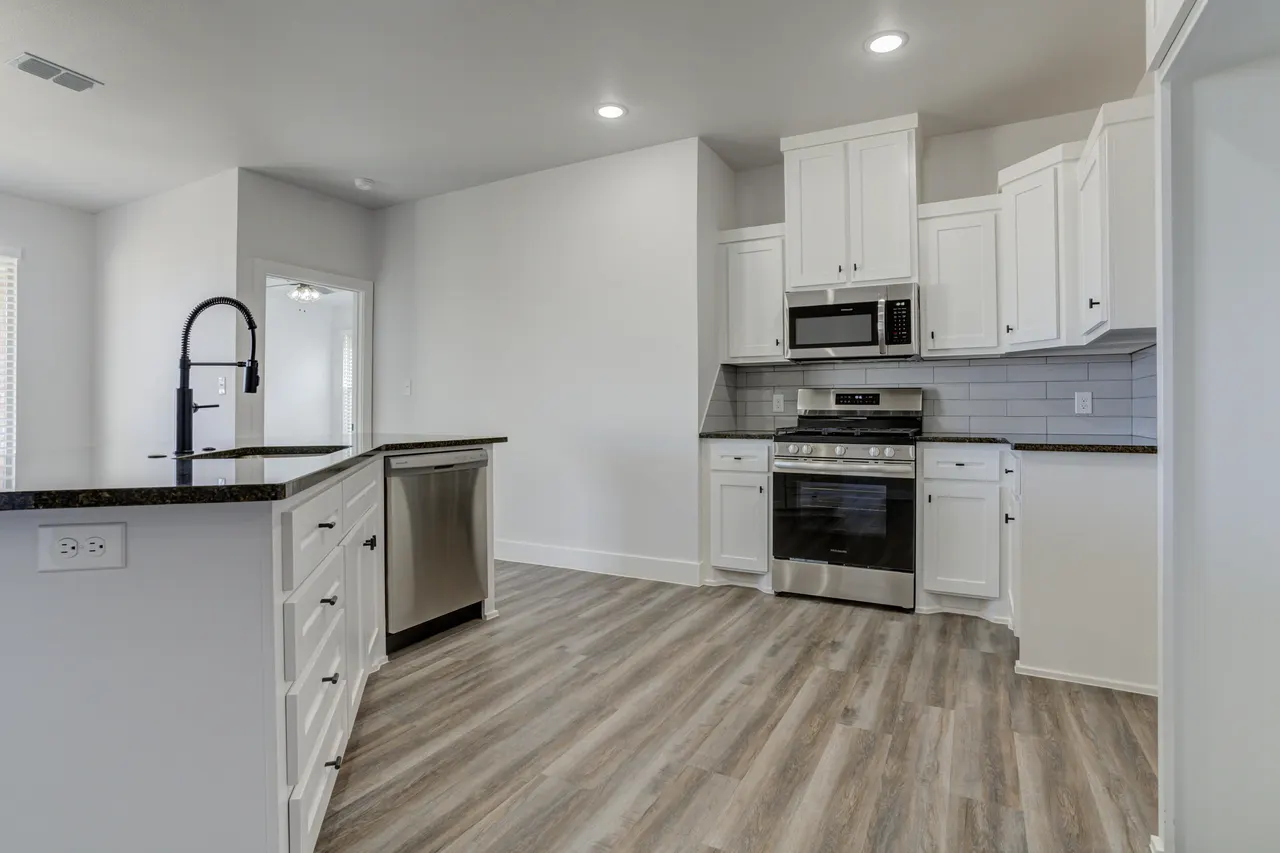 Photo 14 — 5901 Viola Avenue, Lubbock, TX 79407