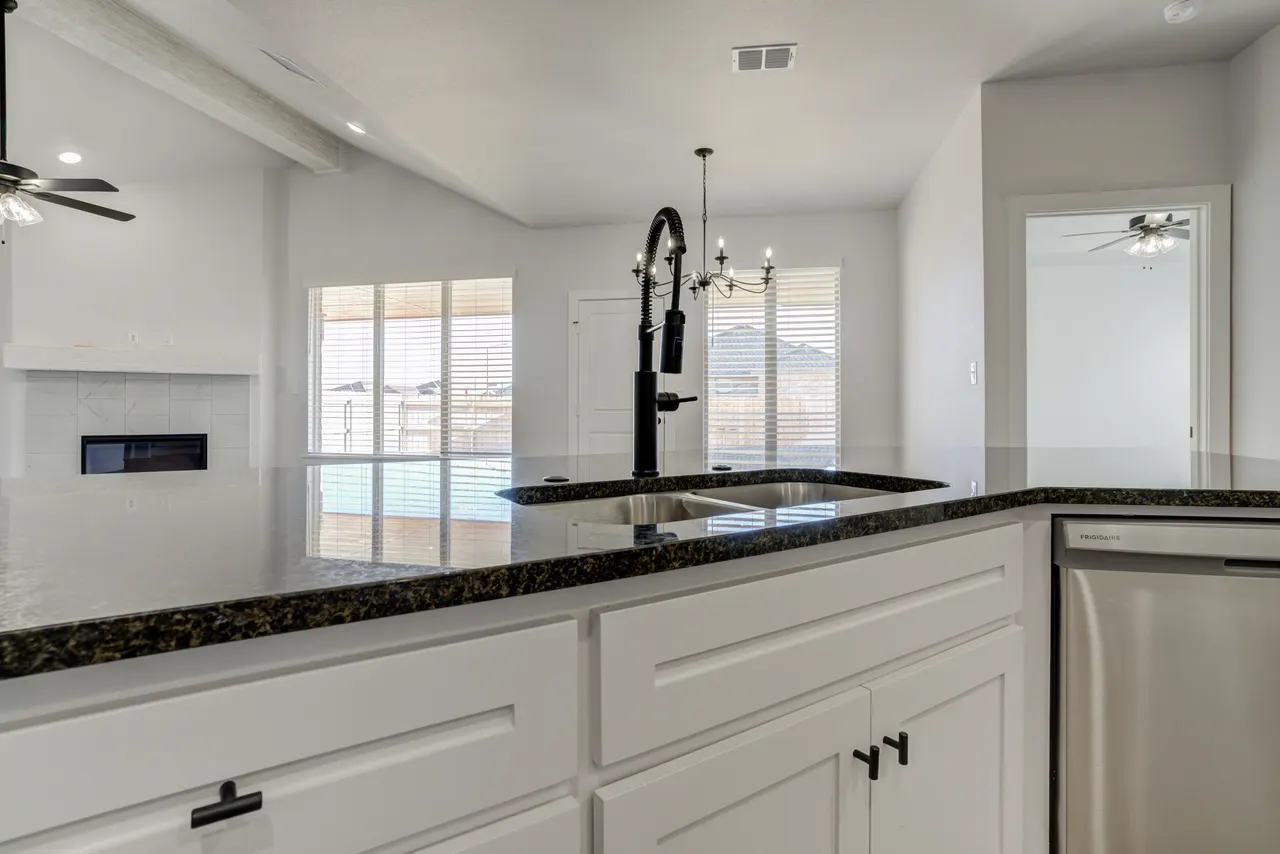 Photo 15 — 5901 Viola Avenue, Lubbock, TX 79407